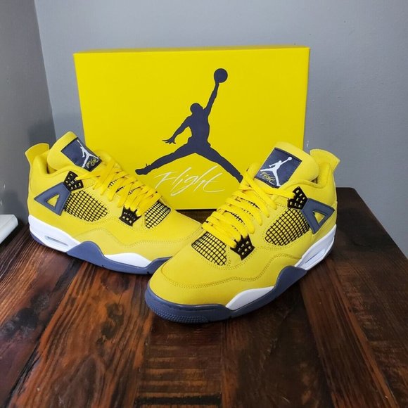 Nike Air Jordan 4 Retro Mid Lightning